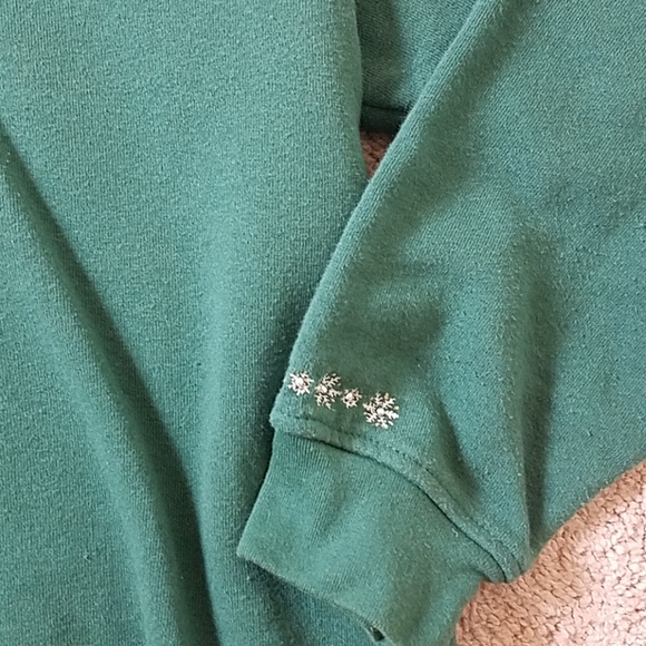Hasting & Smith green snowflake sweatshirt - Picture 4 of 7